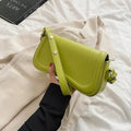 Kabelka z veganské kůže Cadence Wavy Flap — pohled 2