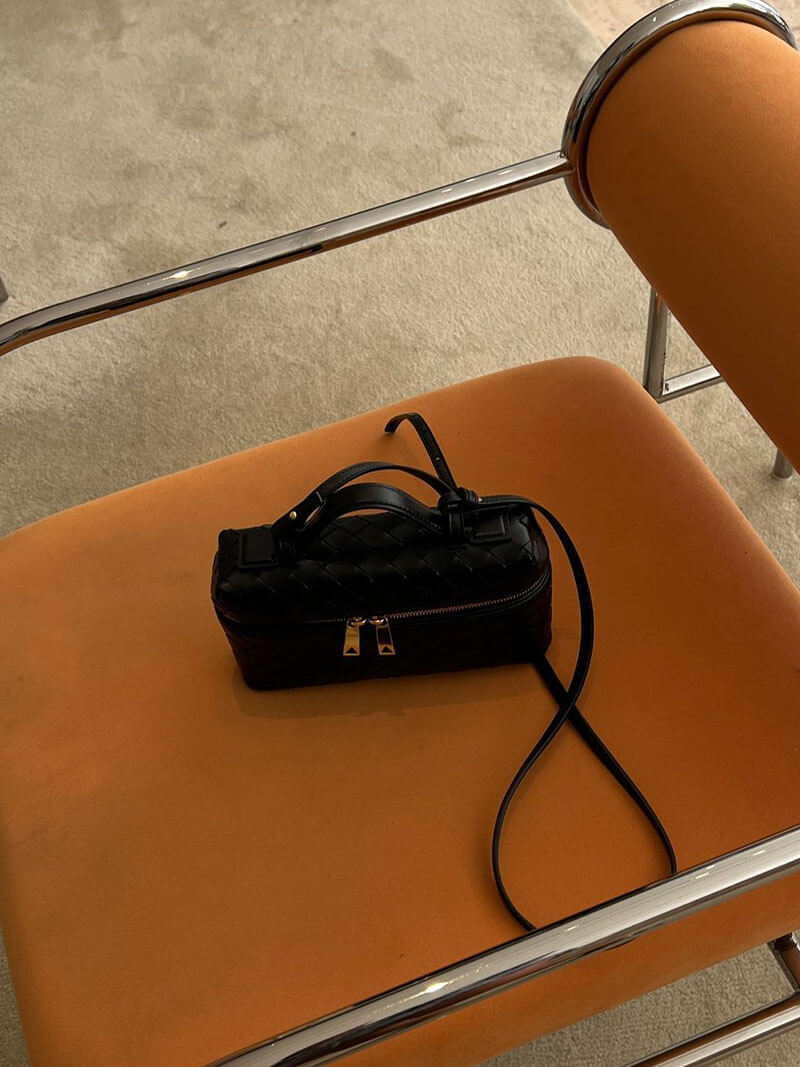 Kabelka Celeste Sleek ve tvaru mini krabičky — pohled 11
