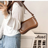 Kabelka z veganské kůže Cadence Wavy Flap — pohled 4