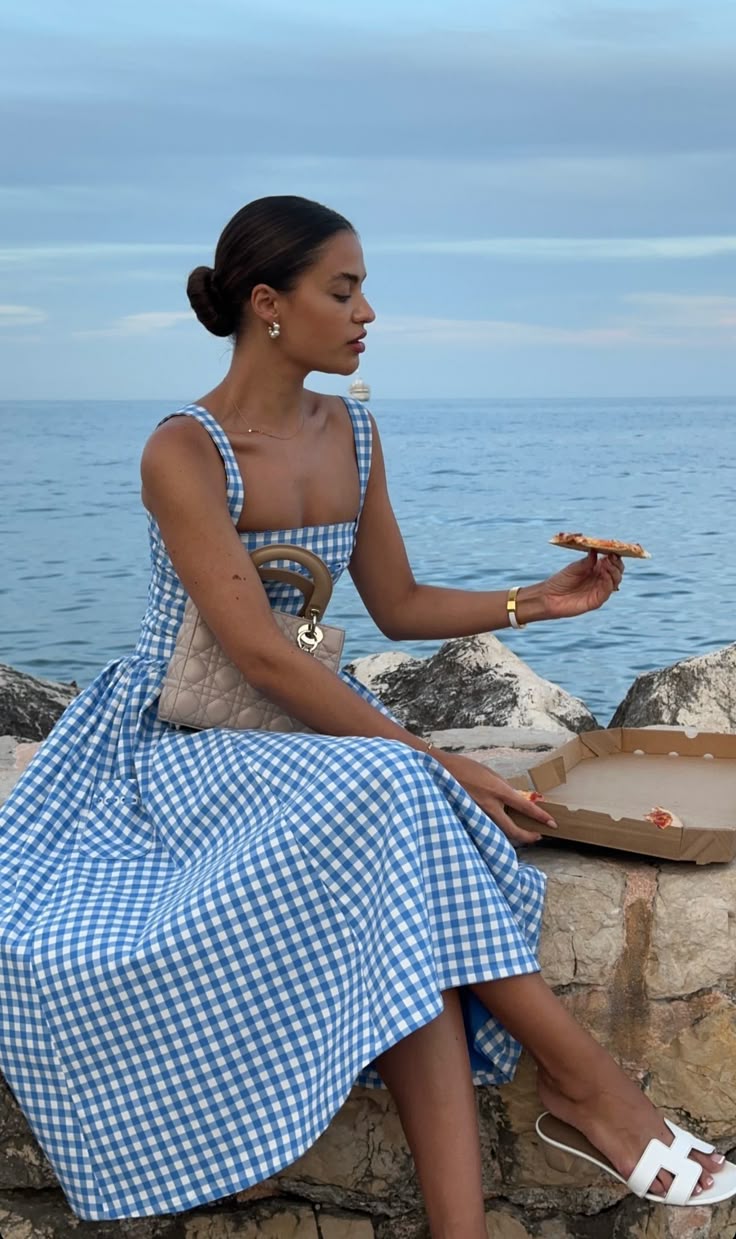 Letní šaty Ariana na ramínka bez rukávů v midi délce — pohled 2